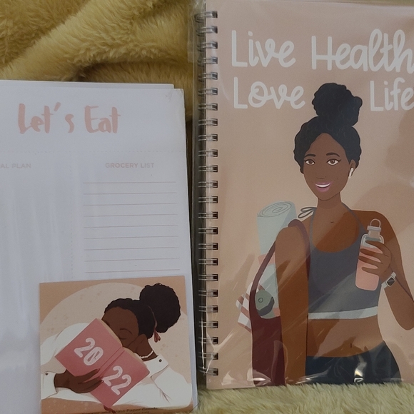 A set of one 5 1/2 x 8 1/2 and one 5 x 7 Spiral Notebook & pad - Picture 2 of 6